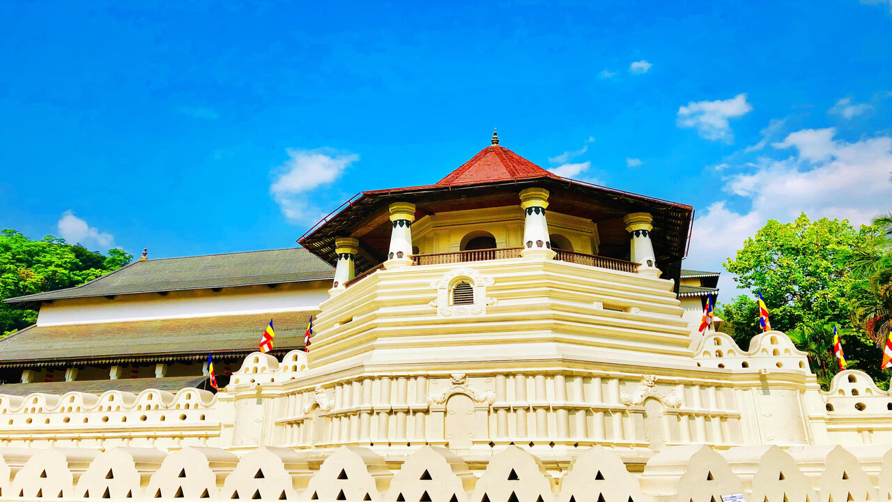 Colombo to Kandy Tour: Mountain Highway & Cultural Gateway