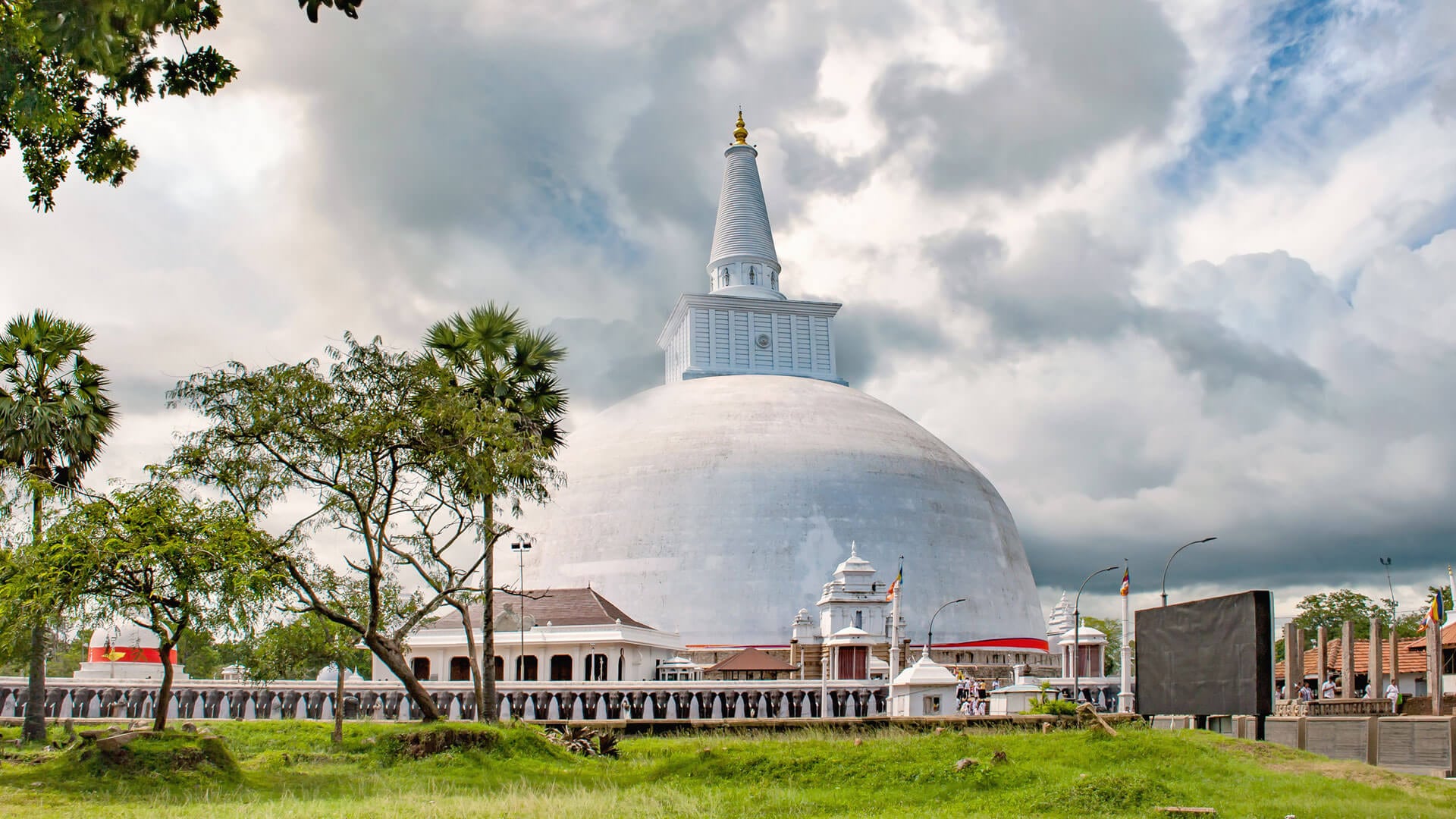 Anuradhapura - Sri Lanka Travel Guide