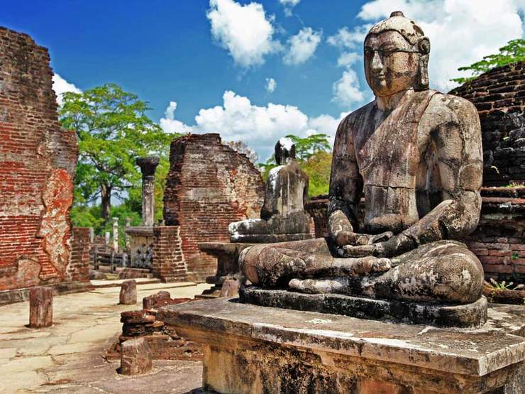 Rankoth Vehera brick stupa and Vatadage relic house in Polonnaruwa