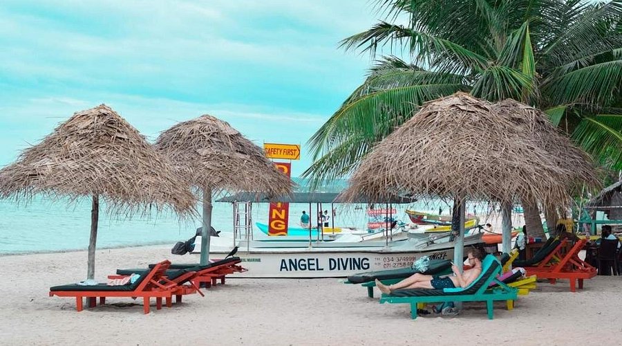 Snorkeling at Pigeon Island National Park near Trincomalee